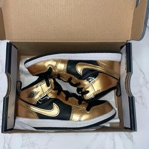 20C Gold & Black Jordan 1 Mid SE (TD)